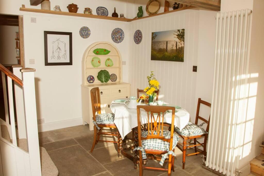 The Cottage Cross in Hand ภายนอก รูปภาพ